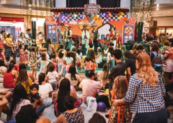 Shopping Barra celebra o amor com experiências encantadoras e show da banda Flor Serena