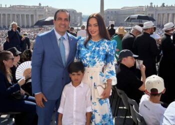 Enquanto ACM Neto percorre a Bahia no São João, Bruno Reis viaja ao Vaticano para audiência com o Papa