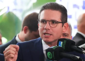 Motta diz que vai levar ao plenário perda do mandato de Carla Zambelli