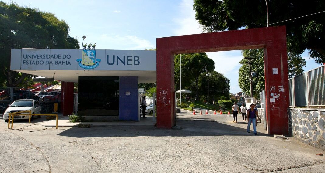 Inscrições abertas para instrutores de línguas estrangeiras no Centro de Idiomas da Uneb