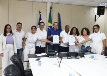 Salvador terá 200 dias letivos, diz Bruno após reunião com APLB