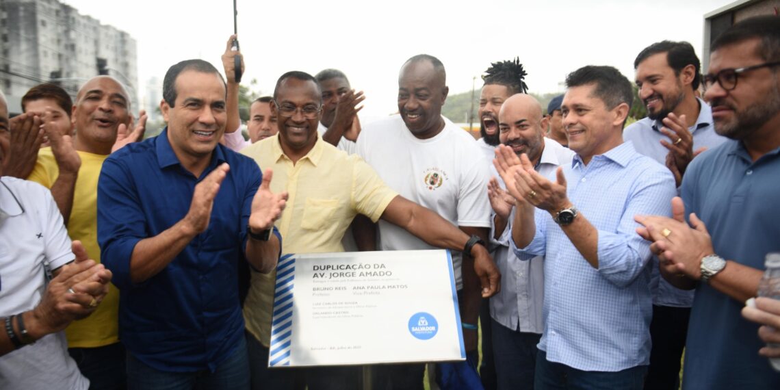 Requalificação da Jorge Amado melhora tráfego no Imbuí