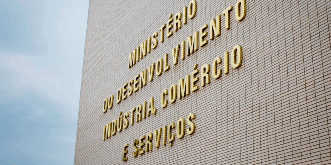 Governo e setor privado unem forças contra tarifas dos EUA