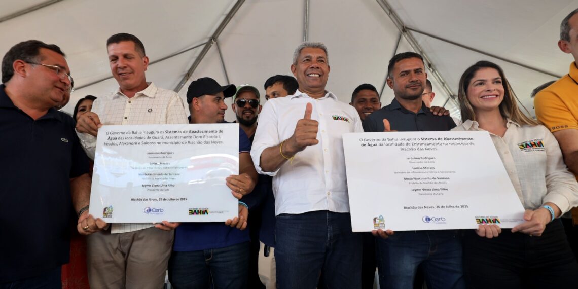 Pacote de obras leva melhorias a Riachão das Neves