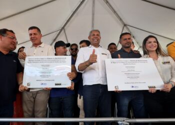 Pacote de obras leva melhorias a Riachão das Neves