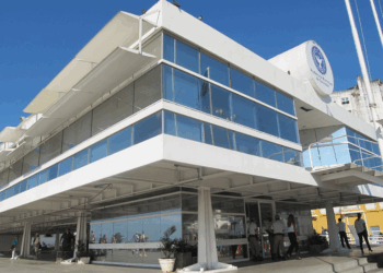 Ex-vereadores sem mandato assumem cargos na prefeitura