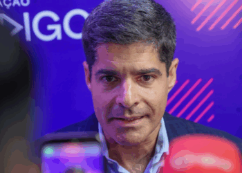 ACM Neto lidera corrida ao governo em Feira, diz pesquisa