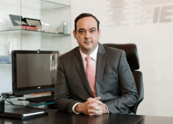 Fiemg: Idiota é quem trabalha com carteira assinada