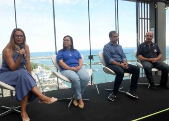 Instituto e Prefeitura abrem temporada das baleias em Salvador