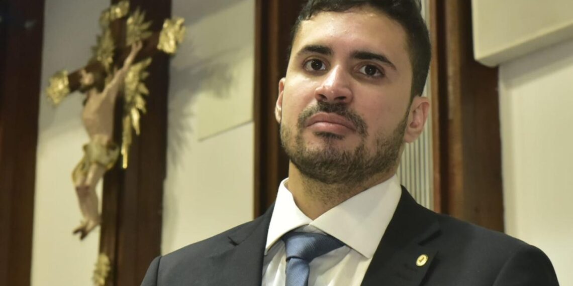 Jordávio critica exclusão de Juazeiro do Canal do Sertão