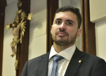 Jordávio critica exclusão de Juazeiro do Canal do Sertão