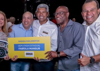 Com Jerônimo, Fabíola Mansur apoia agricultura familiar