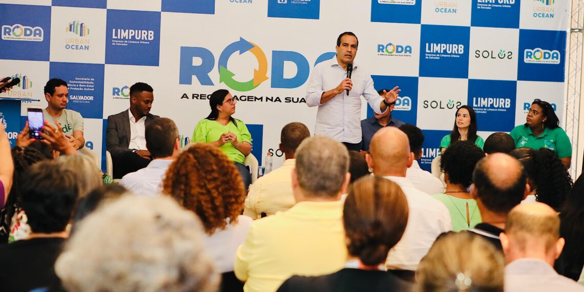 Salvador lança coleta seletiva porta a porta com agendamento