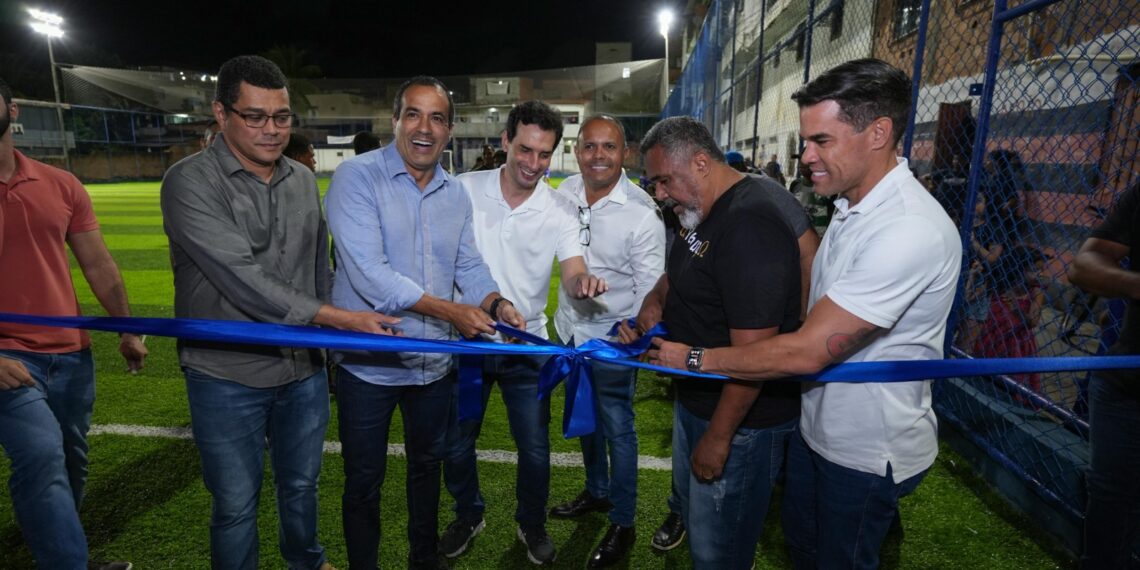 79 campos com grama sintética reforçam esporte em Salvador