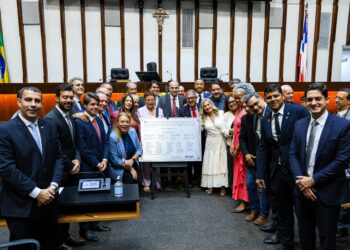 Presidente da ALBA reabre sessões e apresenta balanço