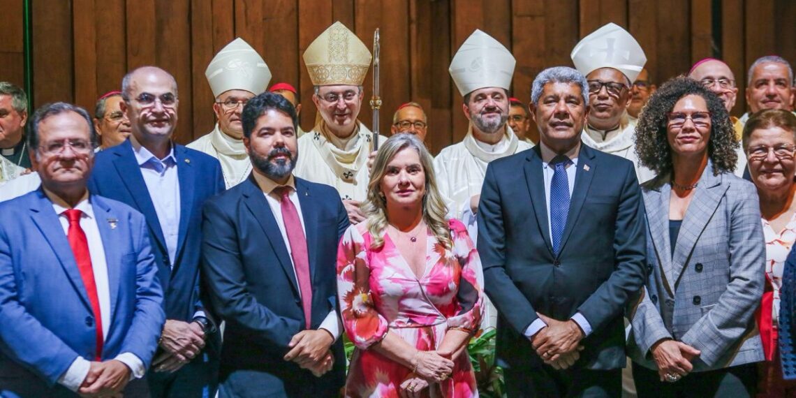 Ivana Bastos após missa: “Estou fortalecida para trabalhar pela Bahia”