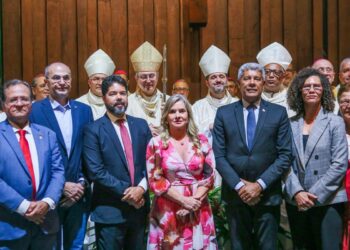 Ivana Bastos após missa: “Estou fortalecida para trabalhar pela Bahia”