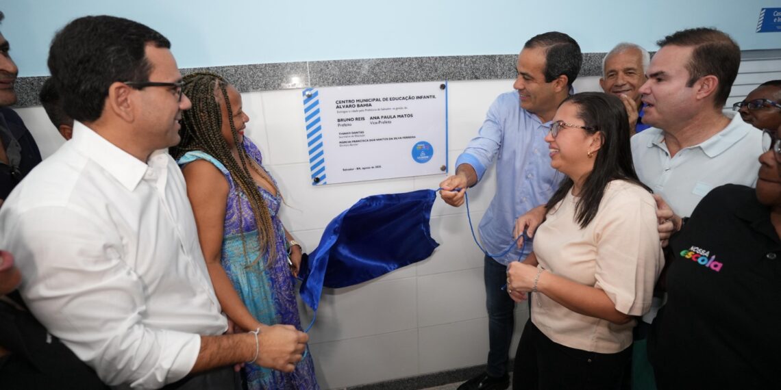 Prefeitura inaugura escola em Paripe com R$ 10 mi de investimento