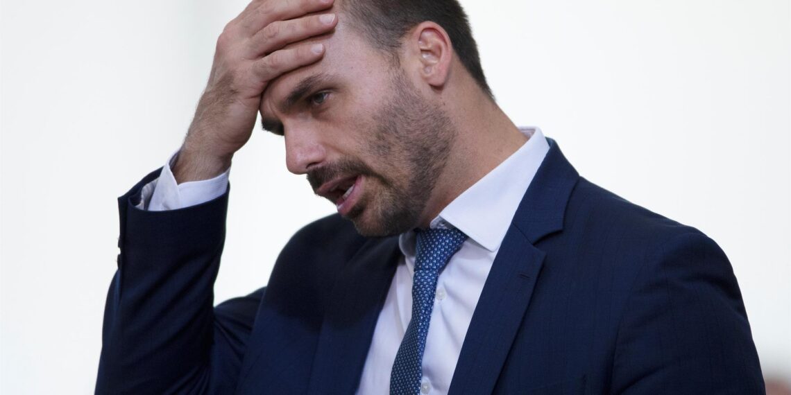 Motta pede cassação de Eduardo Bolsonaro no Conselho de Ética