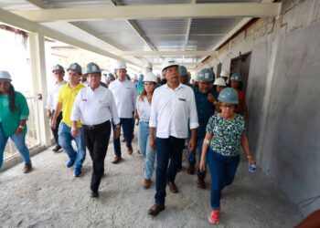 No Dia do Feirante, governador visita Feira de São Joaquim