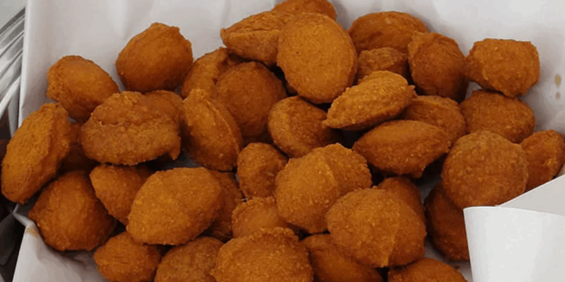 Acarajé de graça: festival dá 10 mil unidades no Pelô