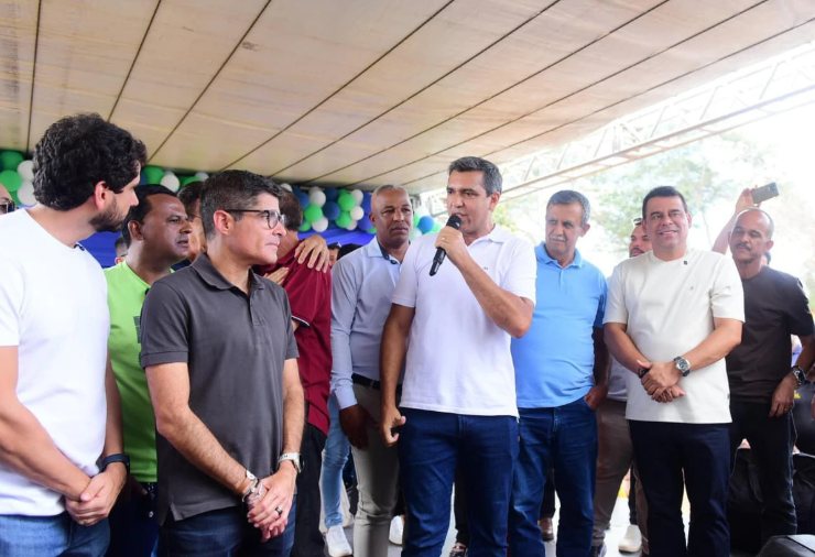 ACM Neto ganha apoio de prefeitos de Barreiras e Correntina