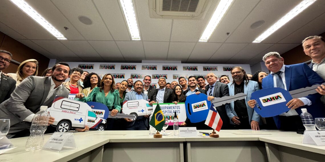 Casa Nova garante novos equipamentos de saúde com o estado