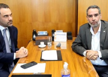 Anisio Viana articula medidas para salvar fruticultura do Vale