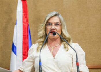 Ivana Bastos reinaugura Galeria das Deputadas na ALBA