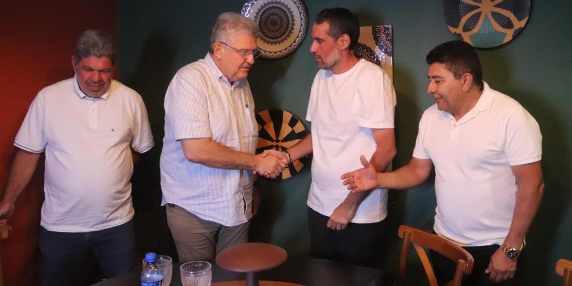 Prefeito promete fortalecer produção de frutas em Casa Nova