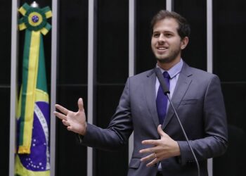 Deputado admite erro em PEC da Blindagem e recorre ao STF