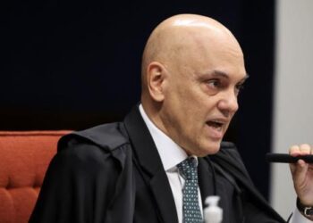 Moraes afirma que STF rejeita pressão de governo estrangeiro