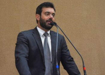 Tiago Correia cobra Prefeitura por ações em Periperi