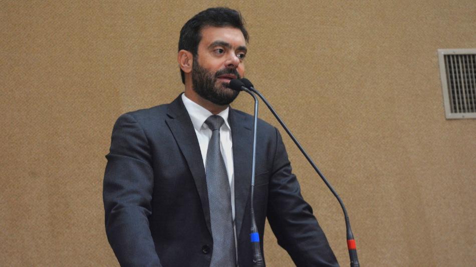 Tiago Correia cobra Prefeitura por ações em Periperi