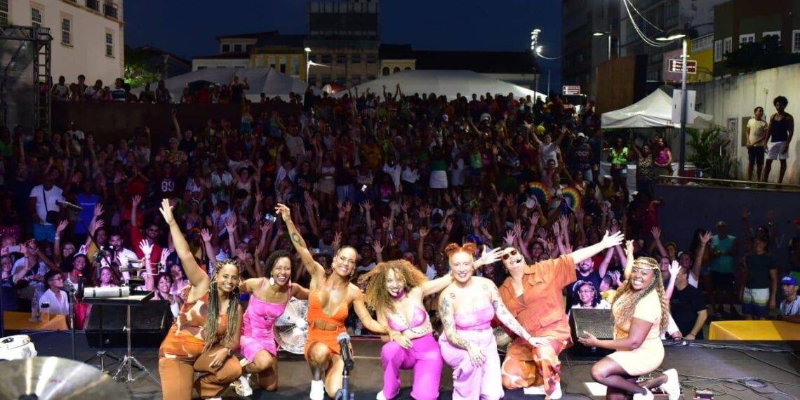 Mais de 20 shows agitam Centro Histórico com Viver Salvador e Primavera