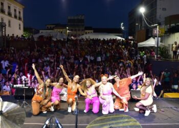 Mais de 20 shows agitam Centro Histórico com Viver Salvador e Primavera