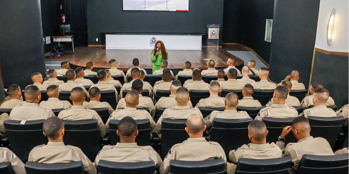 Em palestra, Ireuda Silva fala sobre ética racial e de gênero