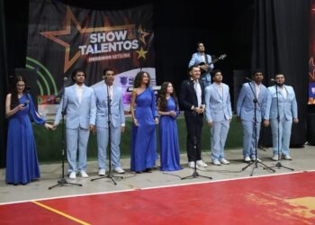 Estudantes de Medeiros Neto vencem competições de canto e dança