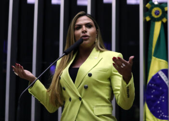Deputada deixa União Brasil após voto favorável à PEC da Blindagem