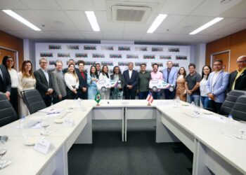 Estado entrega duas ambulâncias para reforçar saúde de Ubaíra