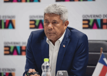 Governo da Bahia paga abono extraordinário a professores