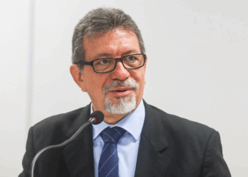 Florence diz que ponte Salvador-Itaparica terá prioridade