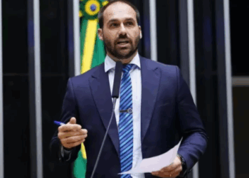 Eduardo sobre 2026: ‘Com meu pai fora, eu sou candidato à Presidência’