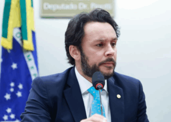Deputado baiano se arrepende de voto na PEC da Blindagem