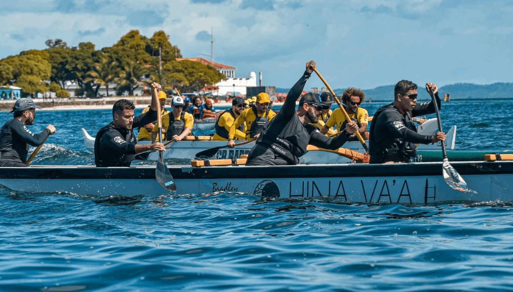 Praia de Inema recebe campeonato de Canoa Polinésia com 200 atletas