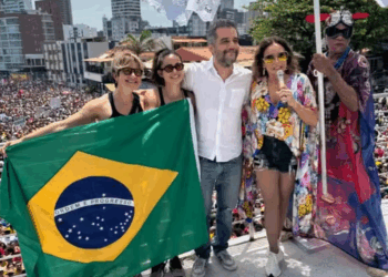 Wagner Moura se junta a protesto em Salvador contra PEC e Anistia