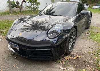 Motorista de carro importado é preso com documentos falsos