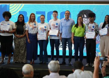 Prefeitura entrega tablets e certificados a 400 jovens do Geração SSA