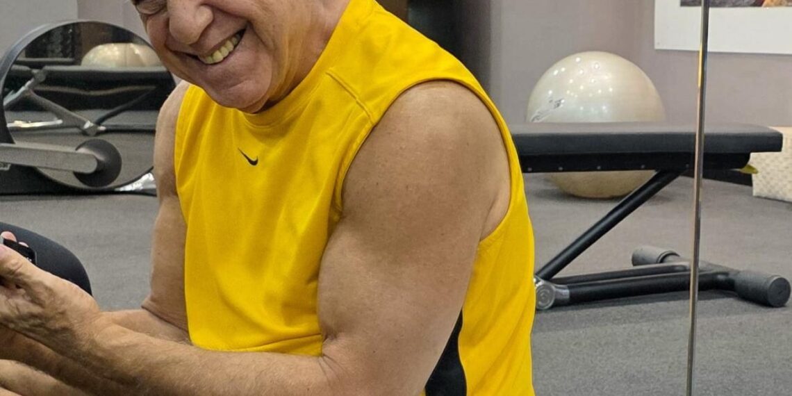 Aos 76 anos, Antonio Fagundes exibe boa forma em academia