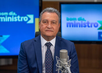 Rui Costa anuncia pacote de R$ 10 bi contra enchentes